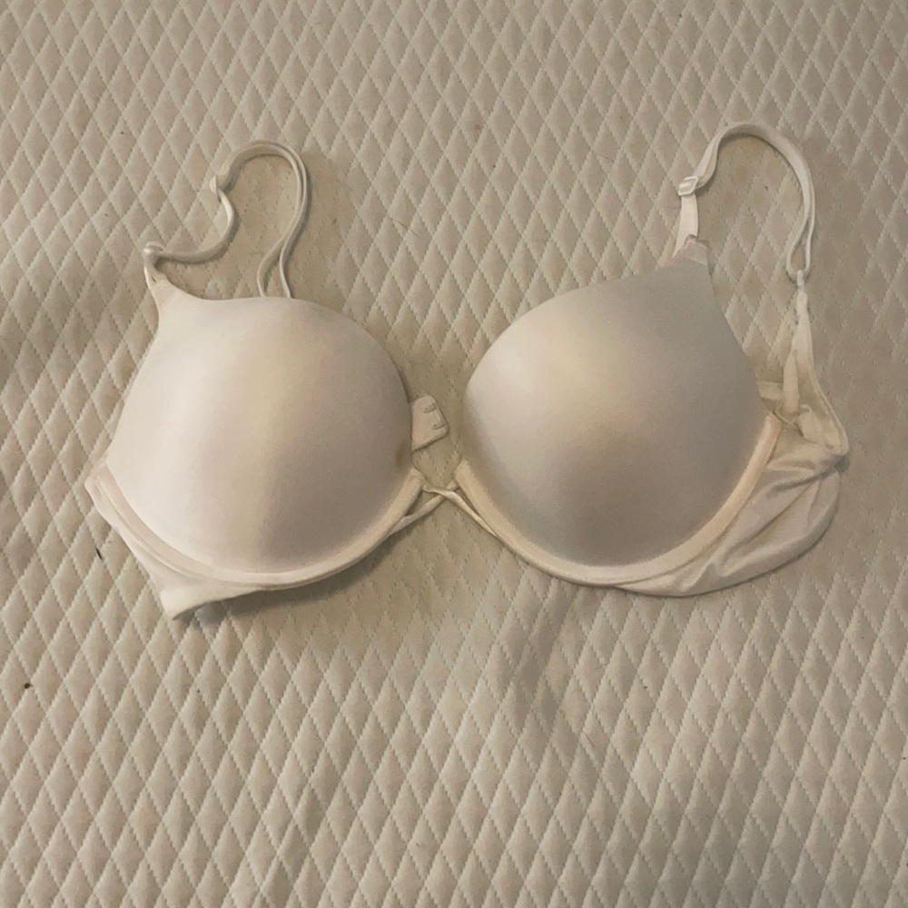 White VS Bombshell Bra